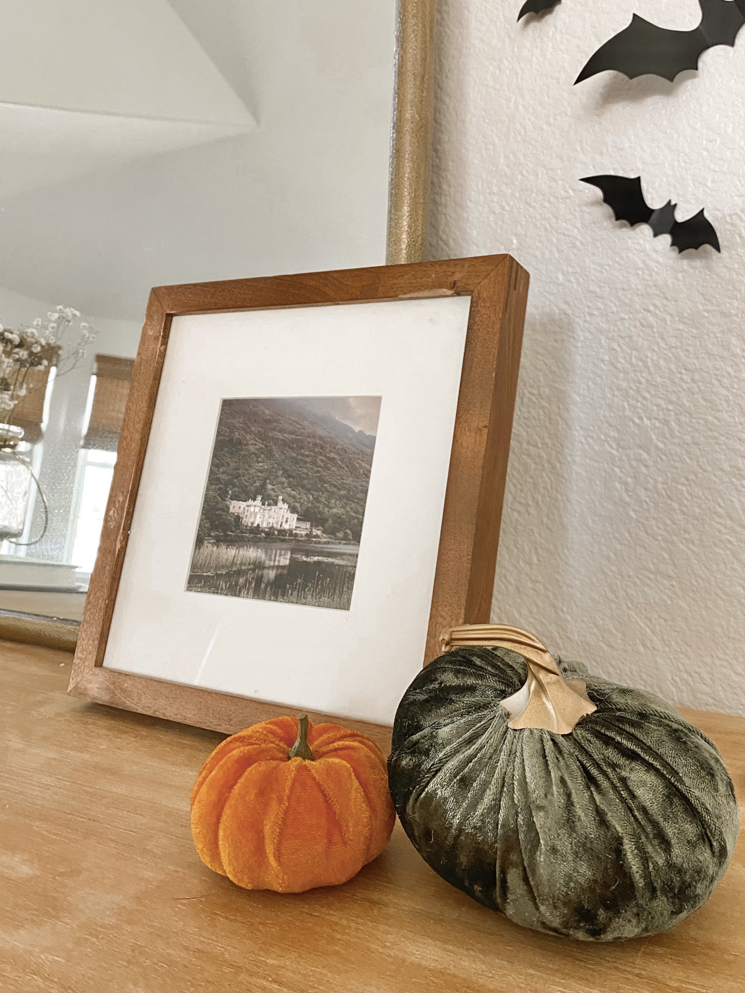 halloween decorations, halloween decor, spooky season decor, paper bats entryway, paper bats decor, entryway console