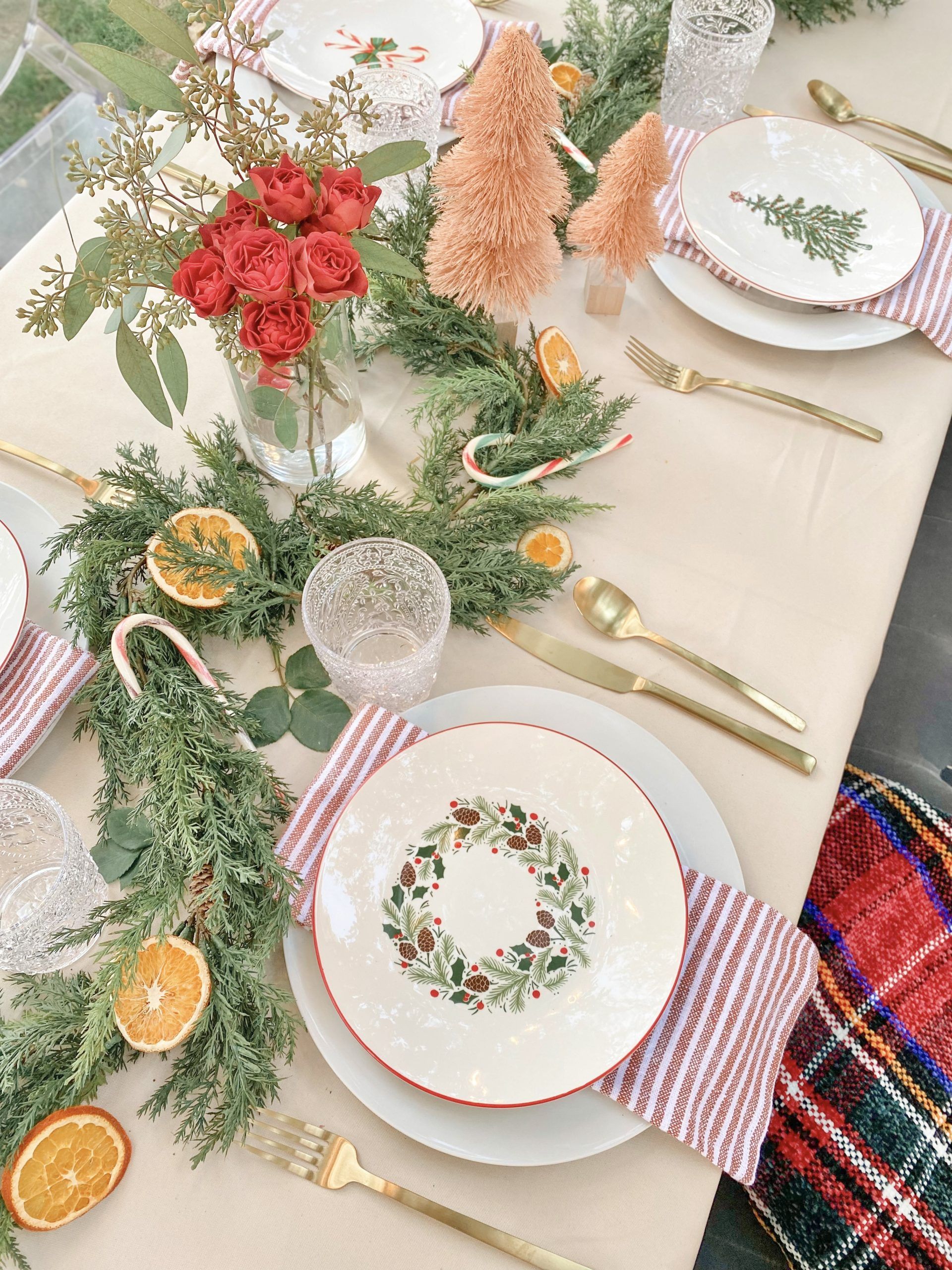 Holiday Tablescape, christmas tablescape, christmas table setting, holiday table, friendsgiving table setting, christmas plates