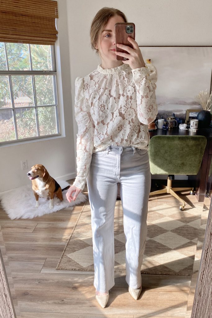 abercrombie 90s relaxed jeans. abercrombie jeans guide. abercrombie 90s straight jean vs 90s relaxed jean. fall outfits. jeans. 90s jeans. straight leg jeans. wide leg jeans.
