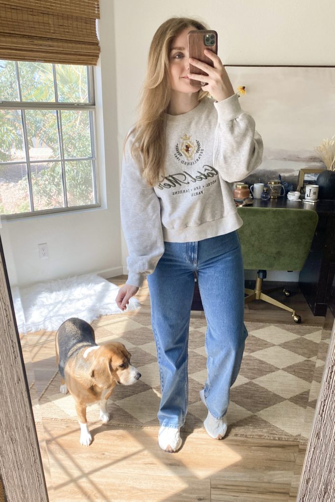 abercrombie jeans guide. abercrombie loose fit jeans. wide fit jeans. new balance sneakers. 90s outfit. princess diana core. princess diana outfit.