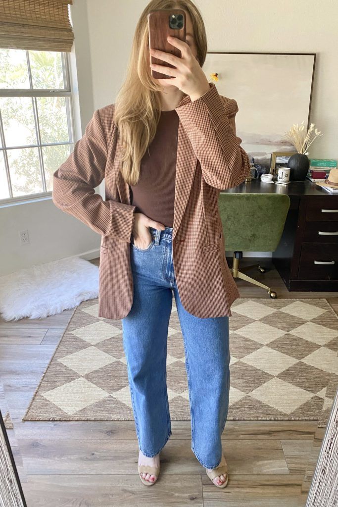 abercrombie jeans guide. abercrombie loose fit jeans. wide fit jeans. jeans and a blazer.