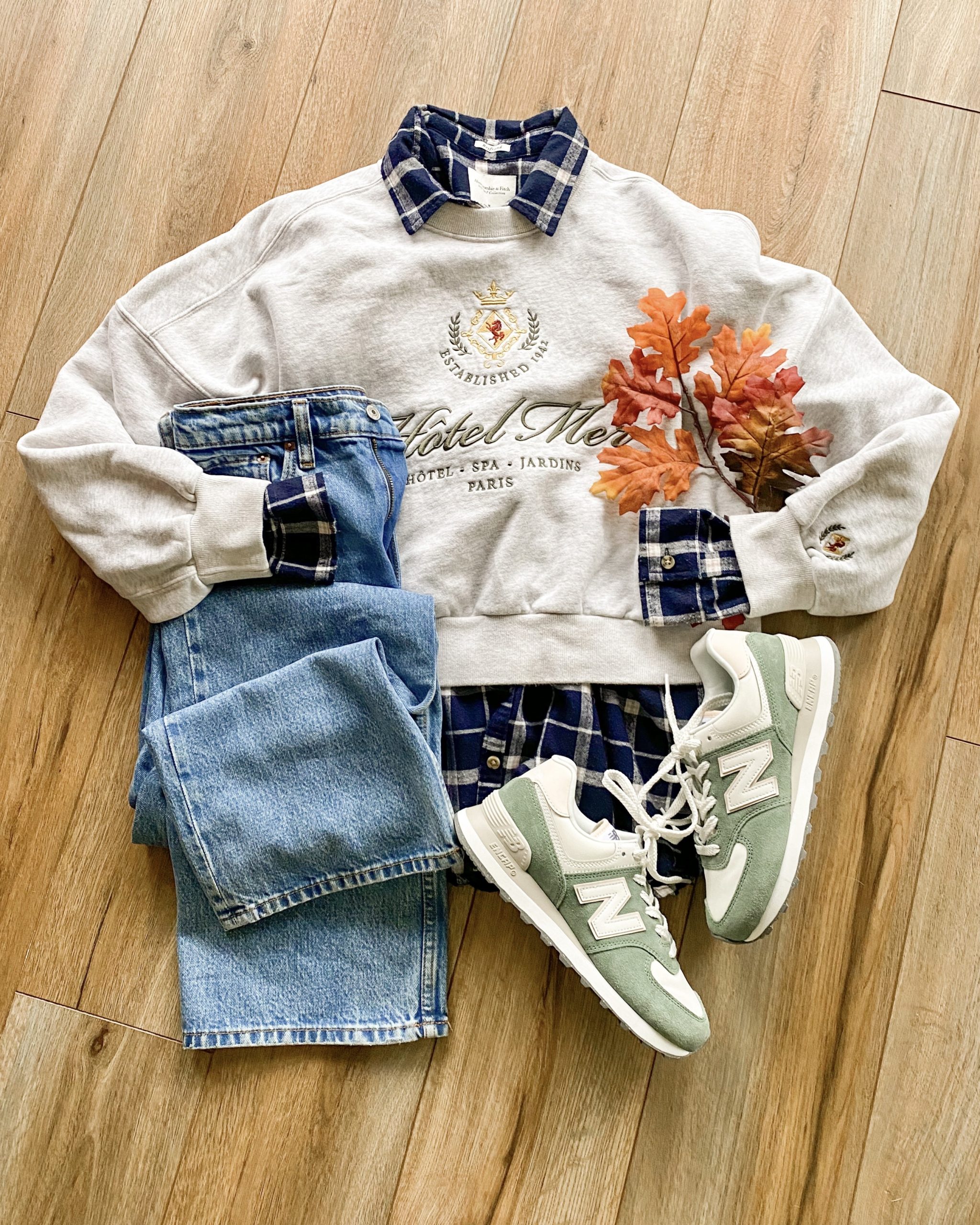 eras tour outfit ideas 1989. eras tour fall outfit. eras tour movie outfit. 1989 core. 1989 fall outfit. 1989 era outfit