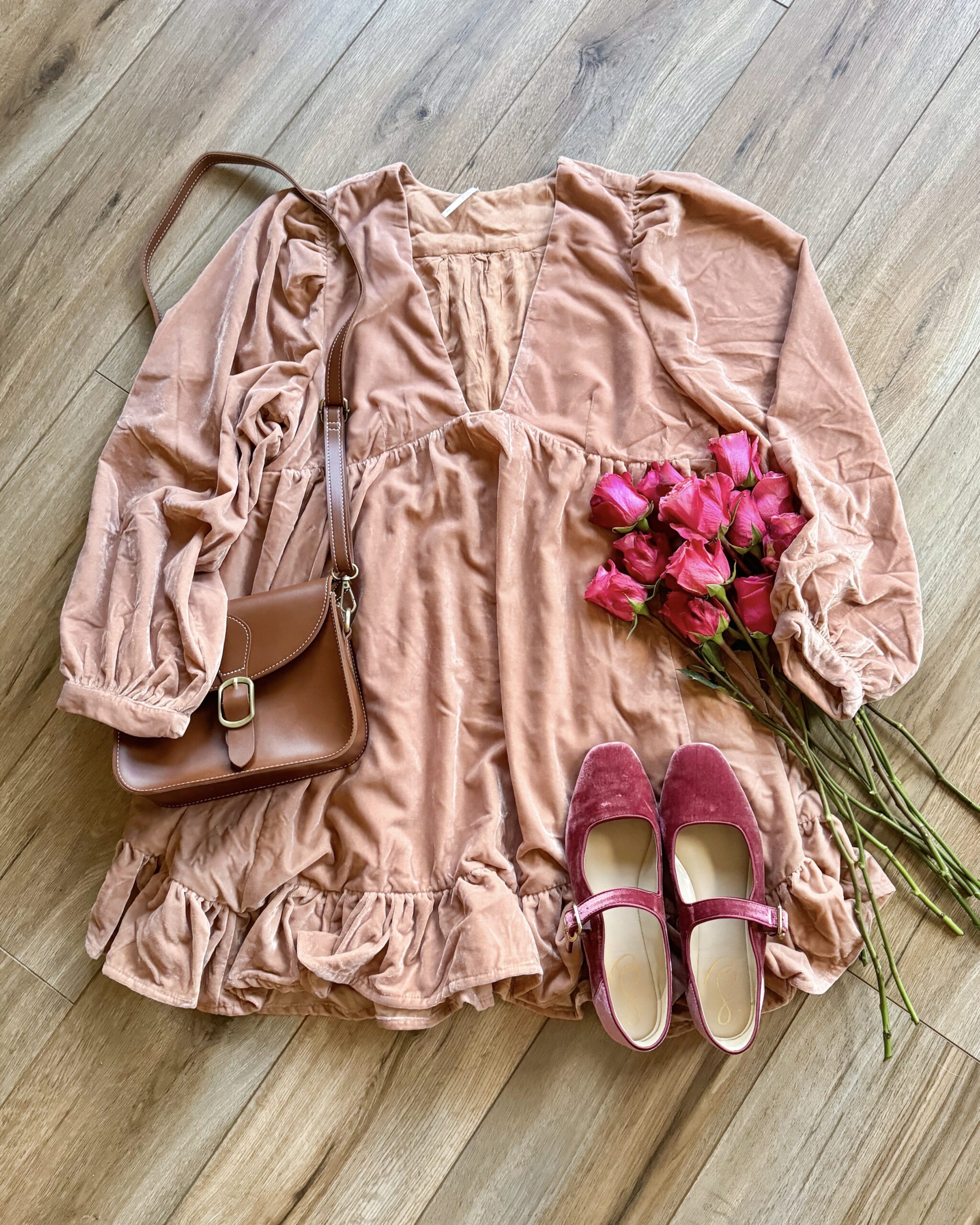 valentine's day dress, valentine's day outfits, valentine's day ideas, velvet dress, baby shower dress, pink velvet dress