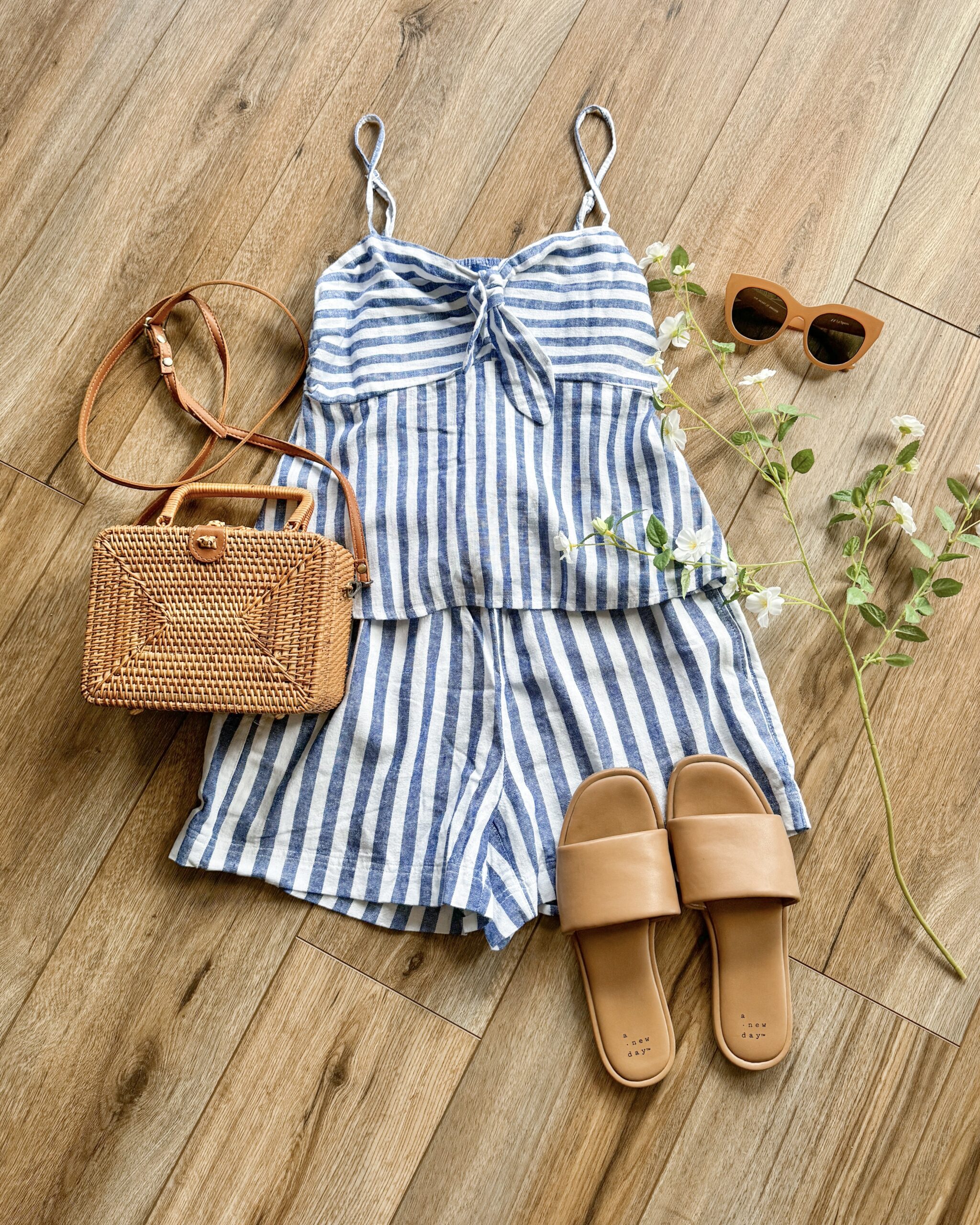 4th of july outfit ideas. striped linen set. striped linen shorts. casual summer outfit. 