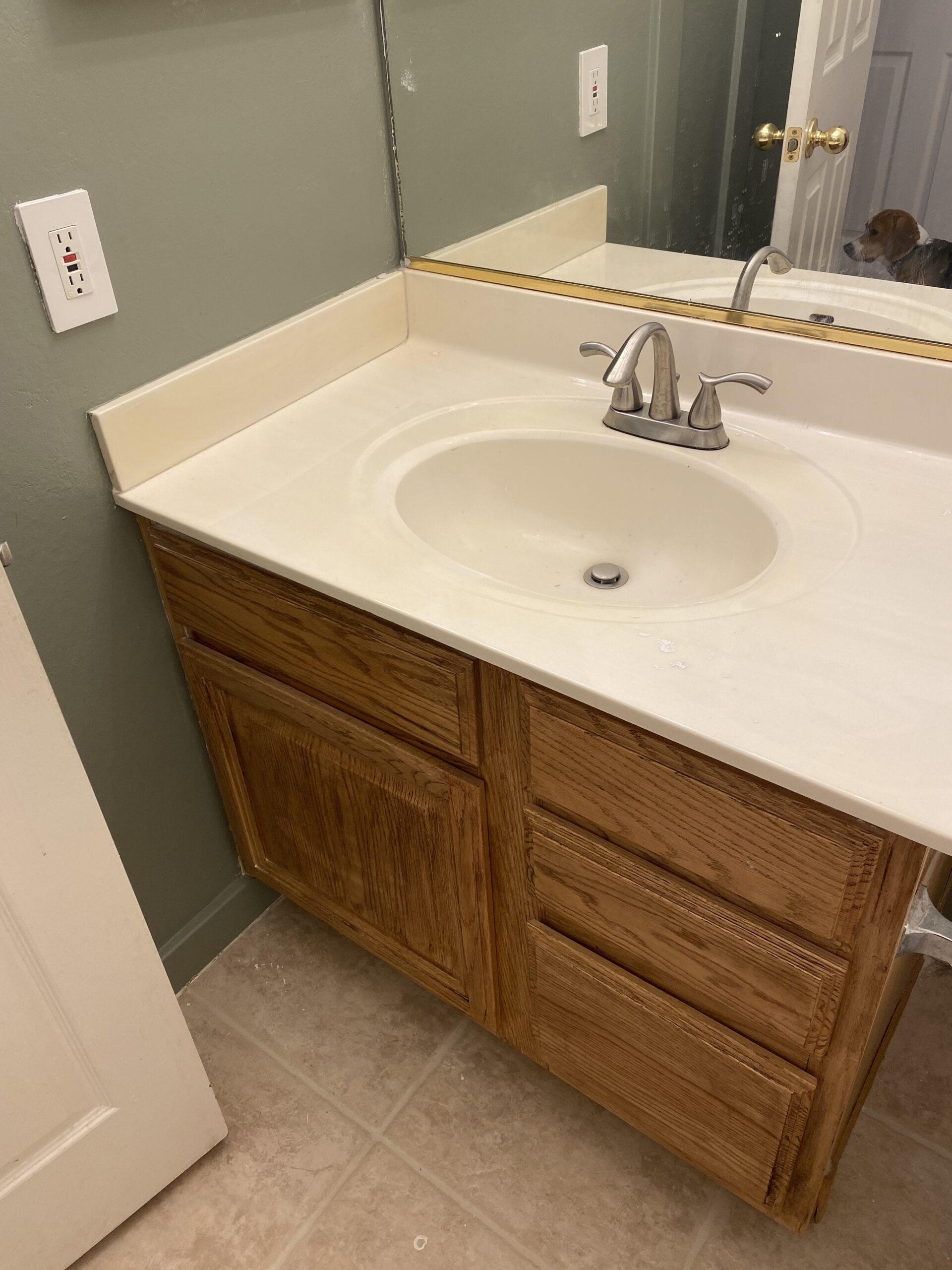 Small Bathroom Makeover – 90s oak cabinets, grout paint & more | guitar ...