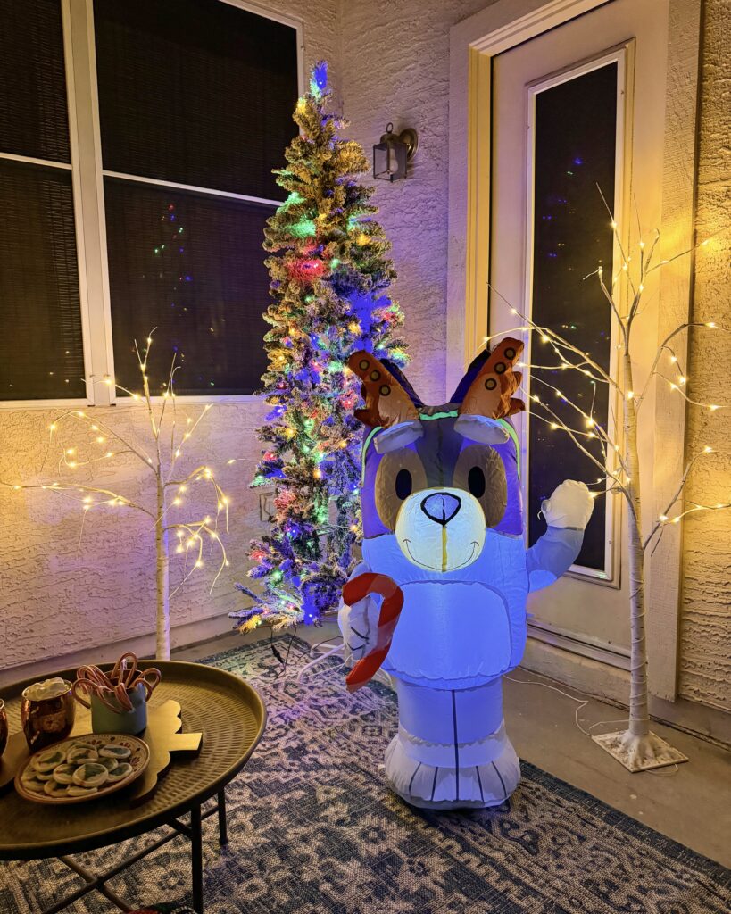 inflatable christmas bluey